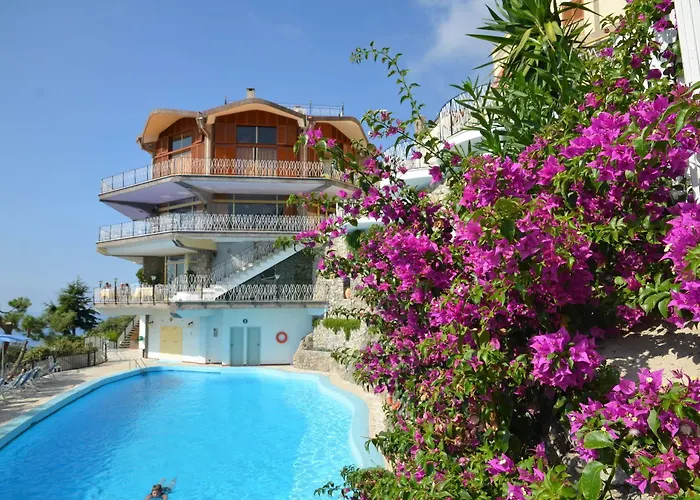 Hotell Grand Excelsior 4*