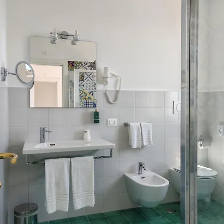 Grand Excelsior Готель 4*