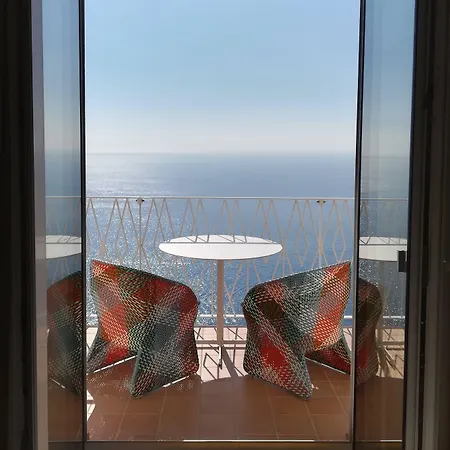 Grand Excelsior Hotel