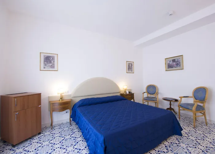 Grand Excelsior Hotel 4*