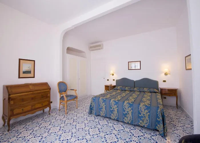 Grand Excelsior Hotel