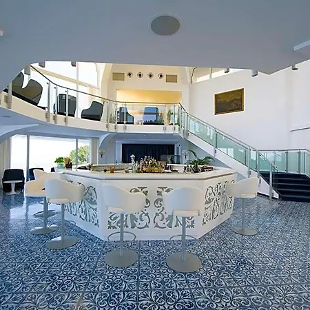 Grand Excelsior Hotel 4*