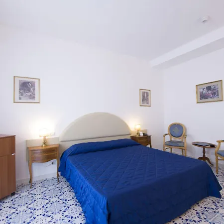 Grand Excelsior Hotel 4*
