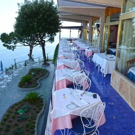 Otel Grand Excelsior 4*