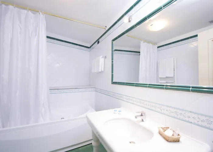 Ξενοδοχείο Grand Excelsior 4*